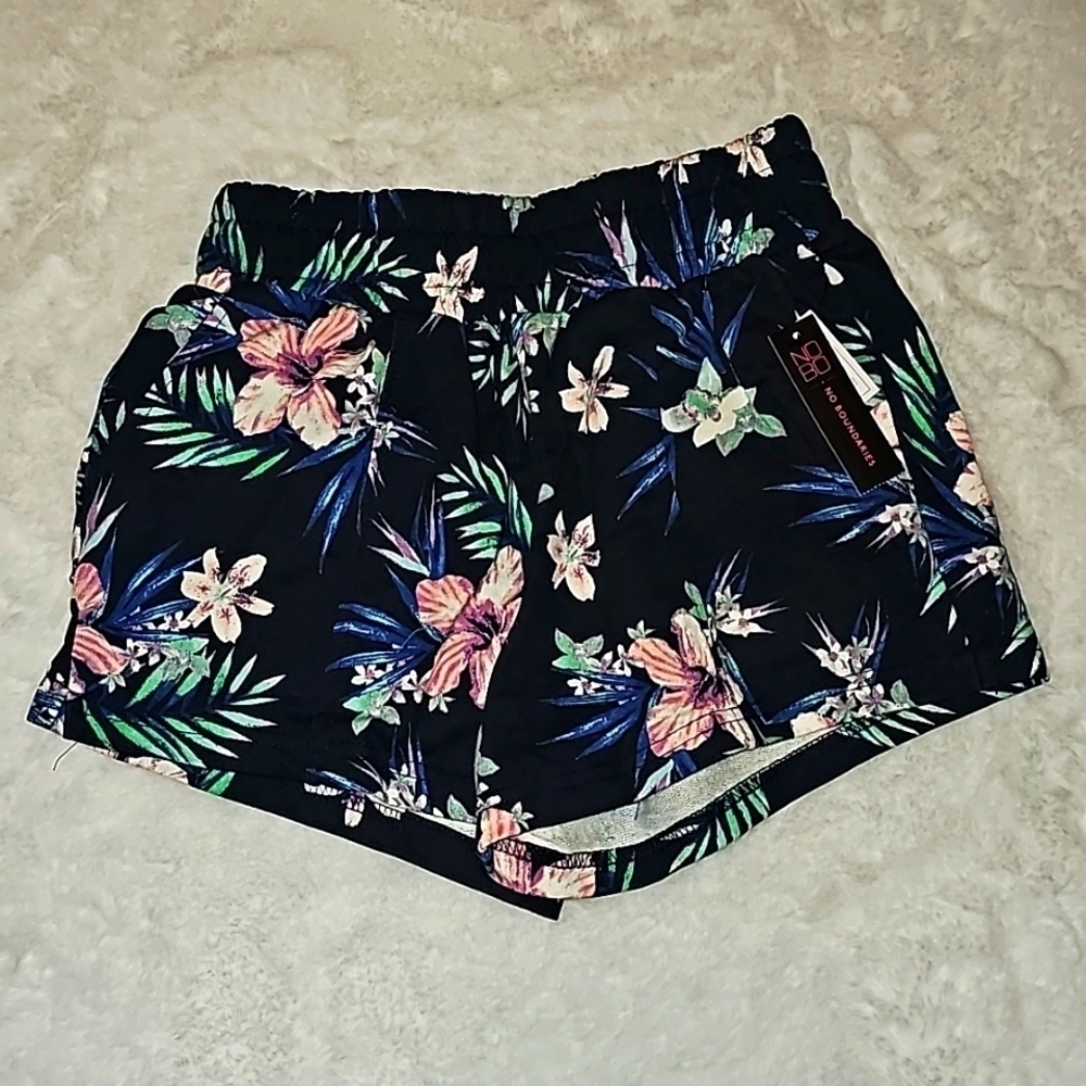 NOBO Womens size XS floral Hawaiian shorts